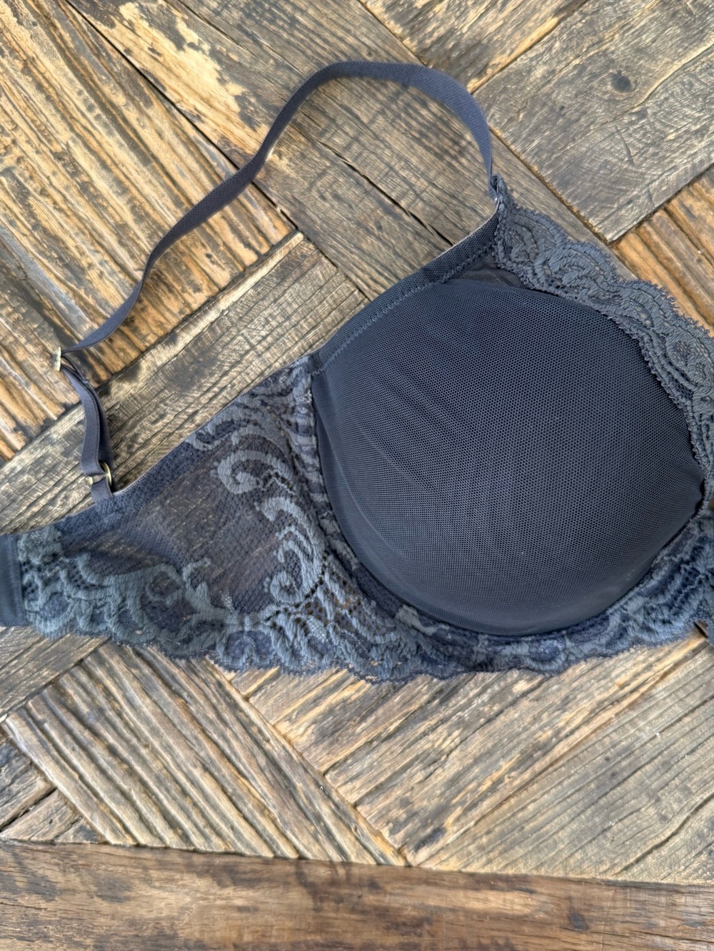 Natori Feathers Contour Plunge Black Bra 730023 – 34DD - Picture 6 of 9